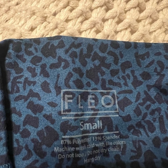 Fleo El Toro Navy Leopard Print Leggings - Picture 3 of 5